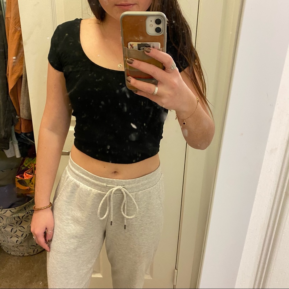 Cropped black scoop neck shirt